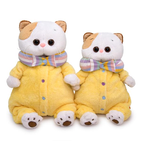 в спальном комбинезоне