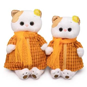 в вельветовом пальто