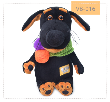 в снуде с помпонами