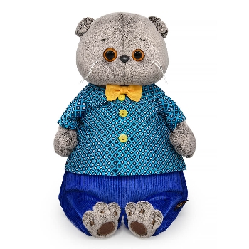 в рубашке с ромбами и брюках