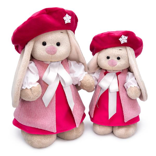 в длинном жилете