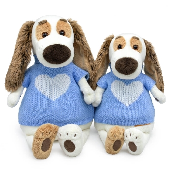 в жилете с сердцем