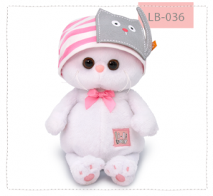 в шапочке с кошечкой