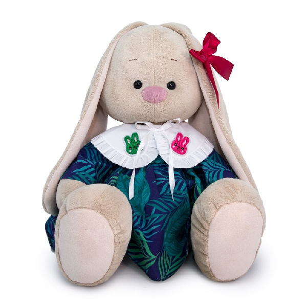 большой в платье с белым воротником