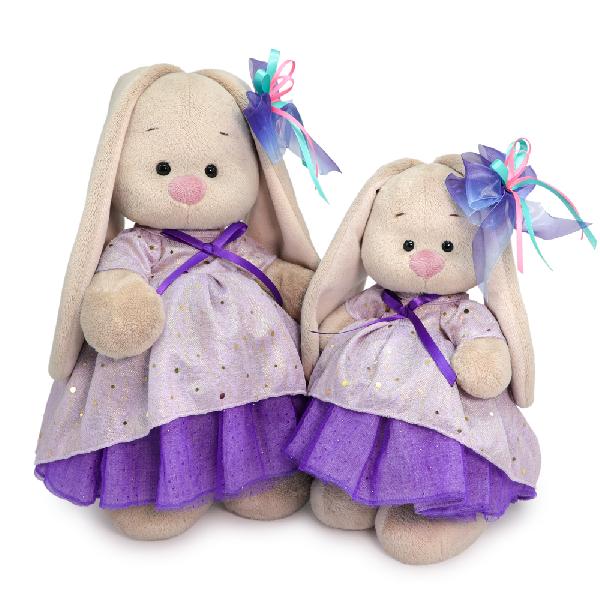 в платье с блестками