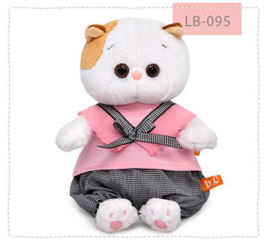 в блузке и брючках