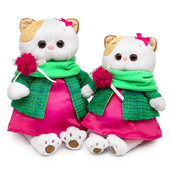 в ярком комплекте