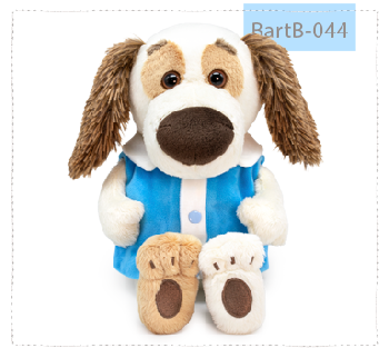 в жилете с белым воротником