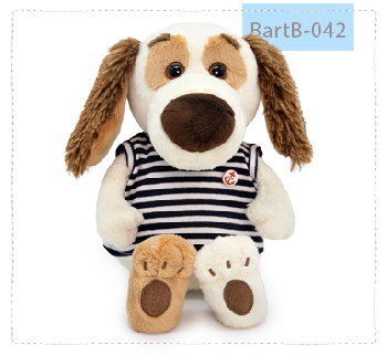 в полосатой майке с якорем