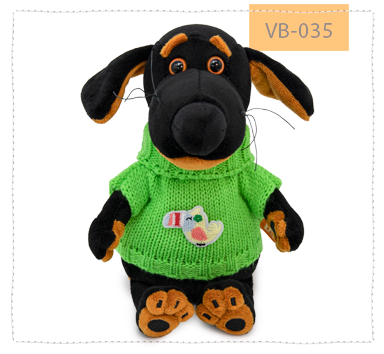 в вязаном жилете