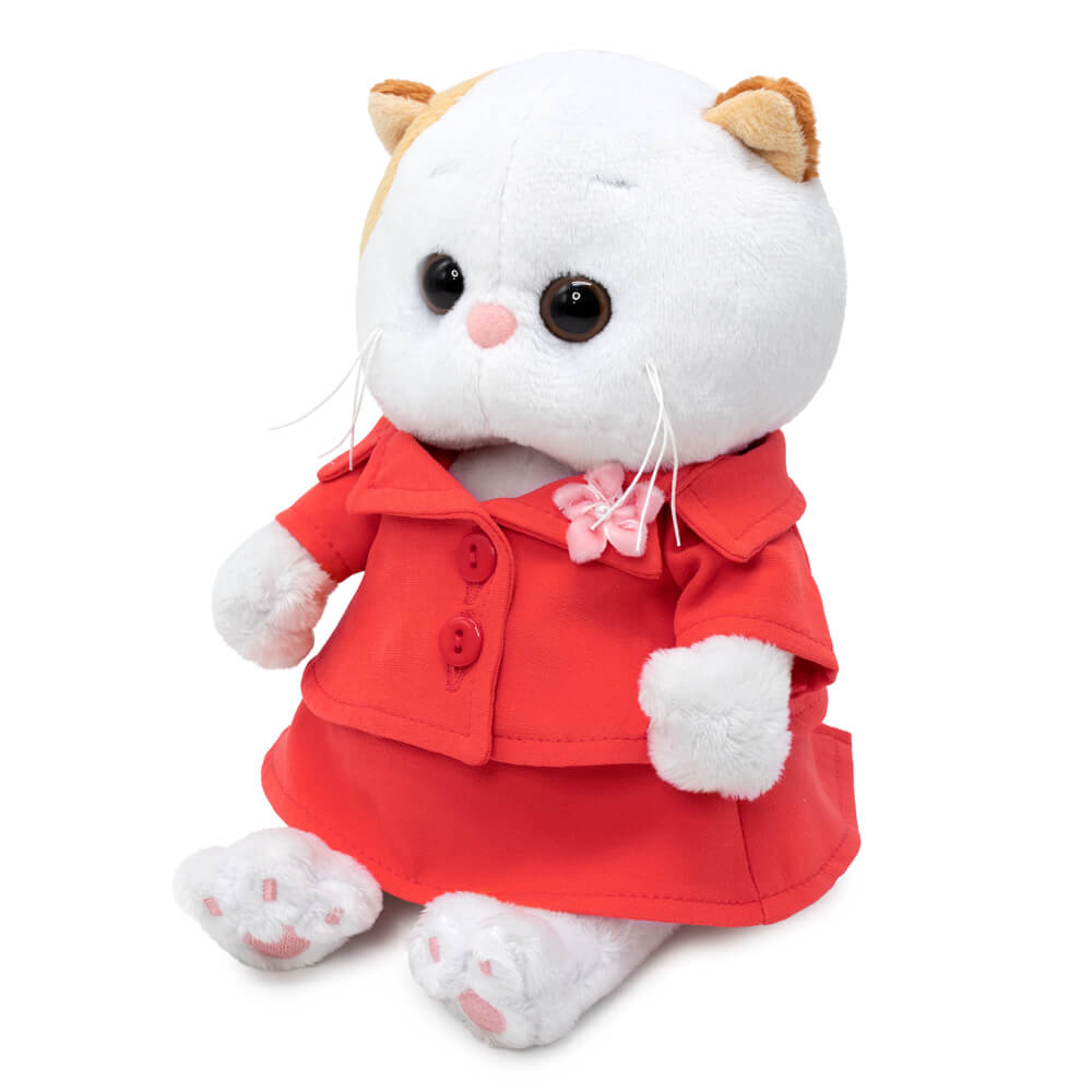 в коралловом костюмчике