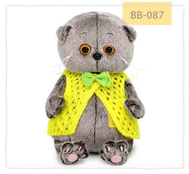 в вязаном жилете