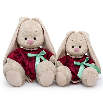 в бархатном платье