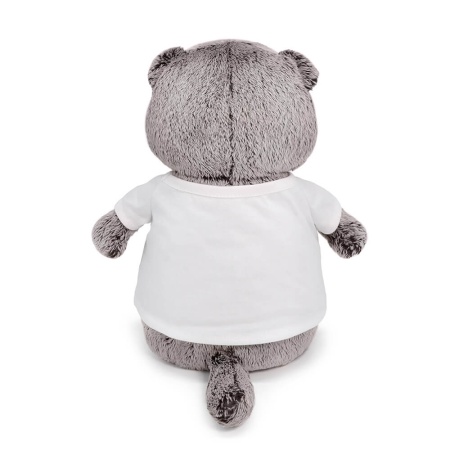 в футболке с короной