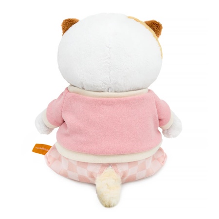 в свитшоте с цветком