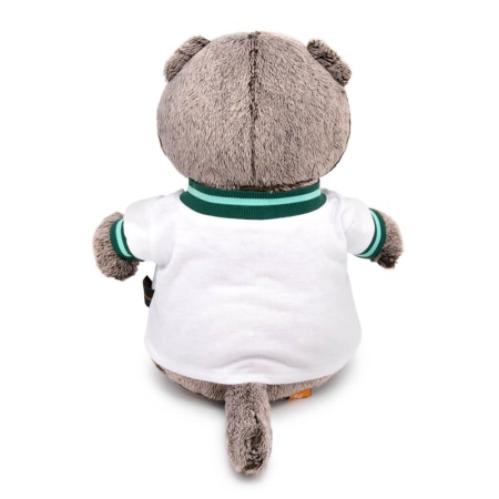 в футболке с дракончиком