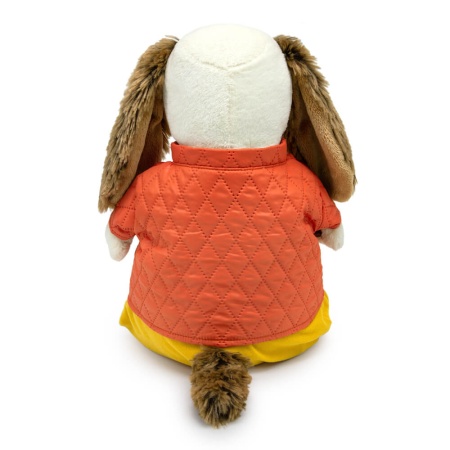 в стеганой куртке и штанах