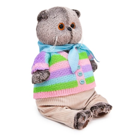 в полосатой кофте и штанах