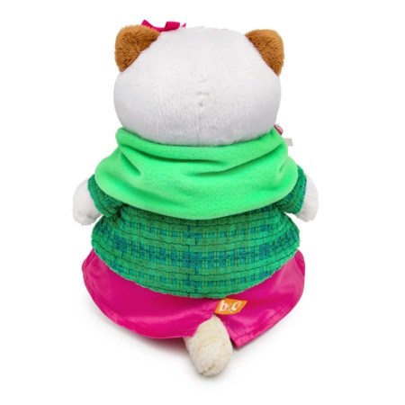 в ярком комплекте