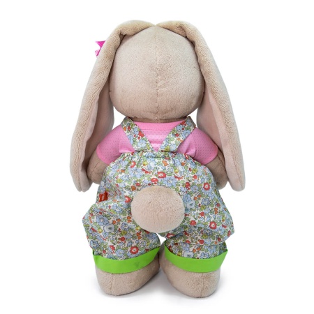 в летнем комбинезоне