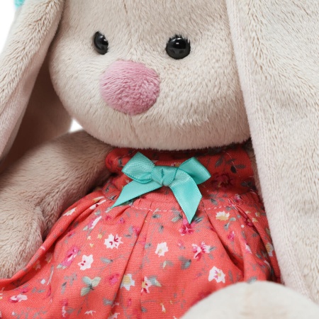 в вязаном берете