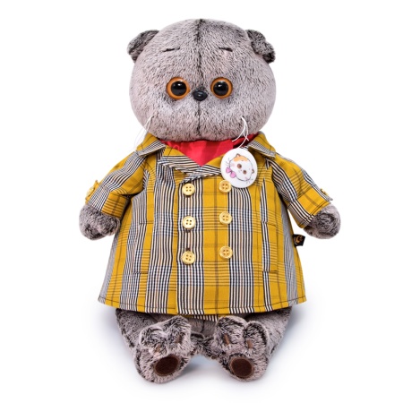 в двубортном плаще