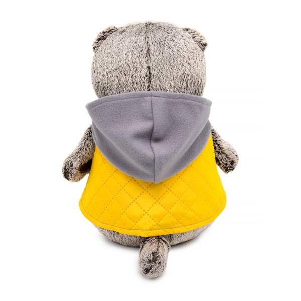 в желтой жилетке с серым капюшоном