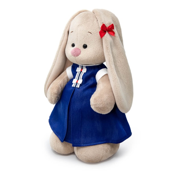 в синем платье