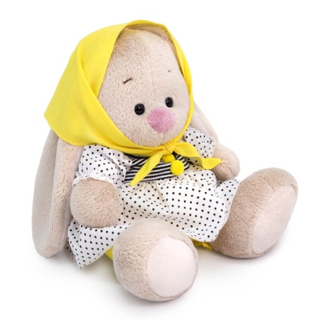 в платье с косынкой