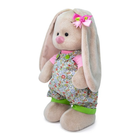 в летнем комбинезоне