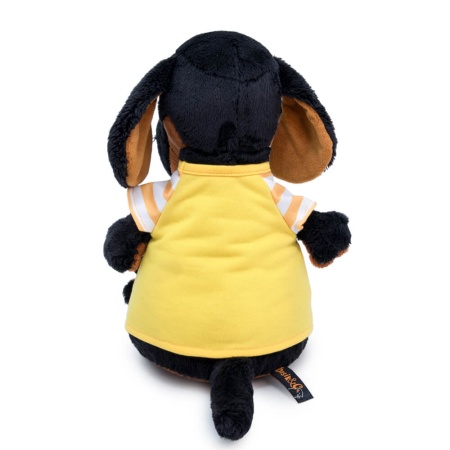 в футболке с собачкой