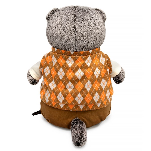 в трикотажном жилете