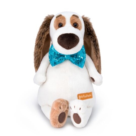 в галстуке-бабочке в пайетках