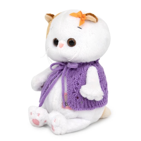 в вязаном жилете