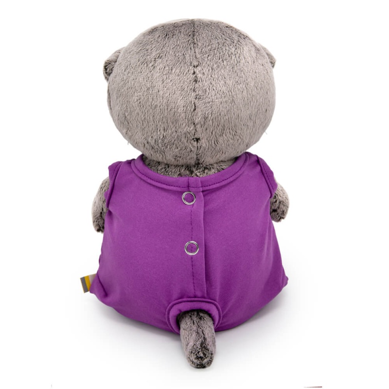 в комбинезоне с драконом