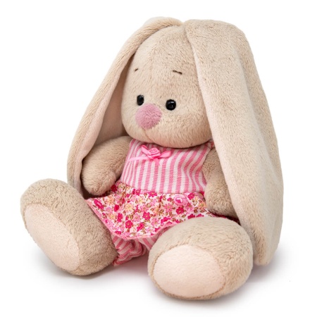 в комбинезоне с оборкой