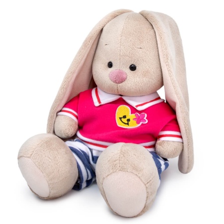 в толстовке поло