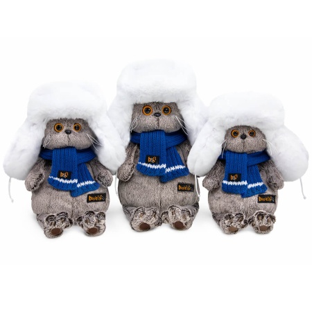 Кот Басик в белой меховой шапке