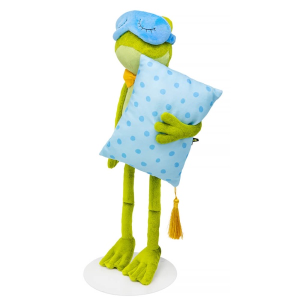 Серж Кваковский с аксессуарами для сна