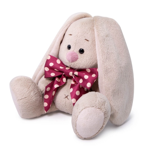 в бордовом банте