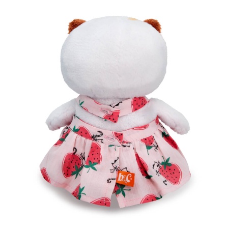 в сарафане с клубничками