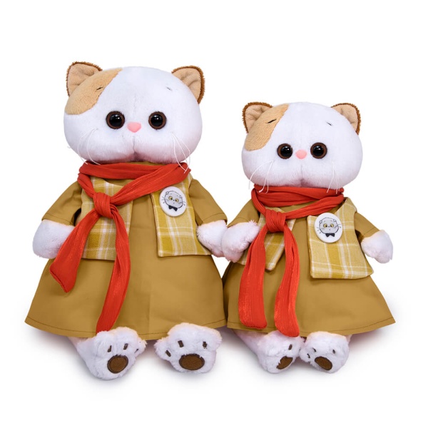 в платье с шарфом