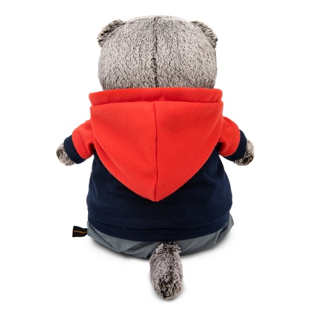 Басик в костюме в стиле спорт-шик