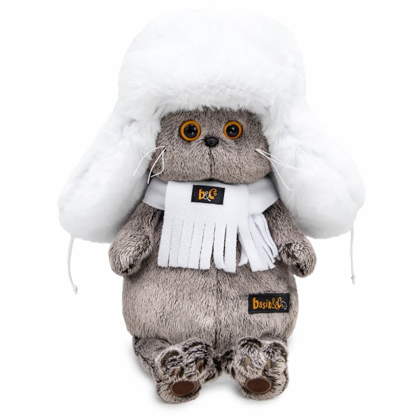 Кот Басик в белой меховой шапке