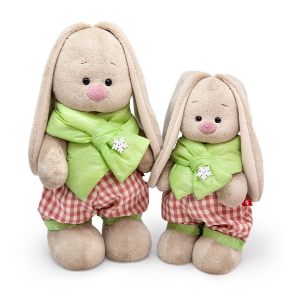 в дутом шарфе