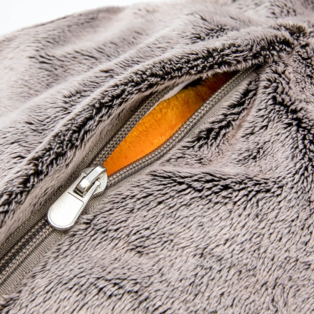 Кот Басик с пледом