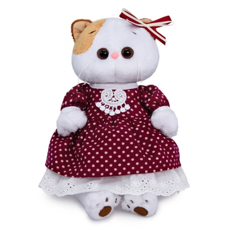 в бордовом платье