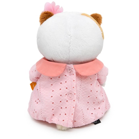 в пудровом платье