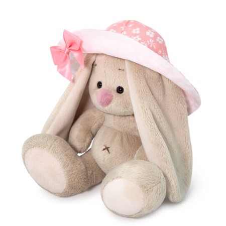 в  розовой панаме