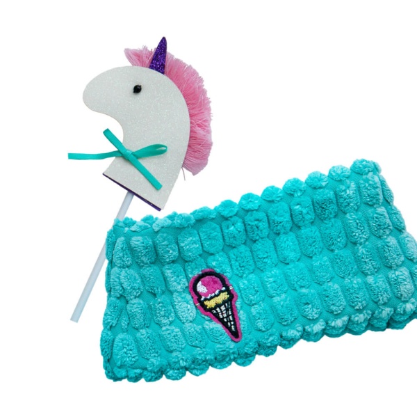 Бирюзовый снуд и белый комбинезон | БУДИ БАСА Бирюзовый снуд и белый комбинезон